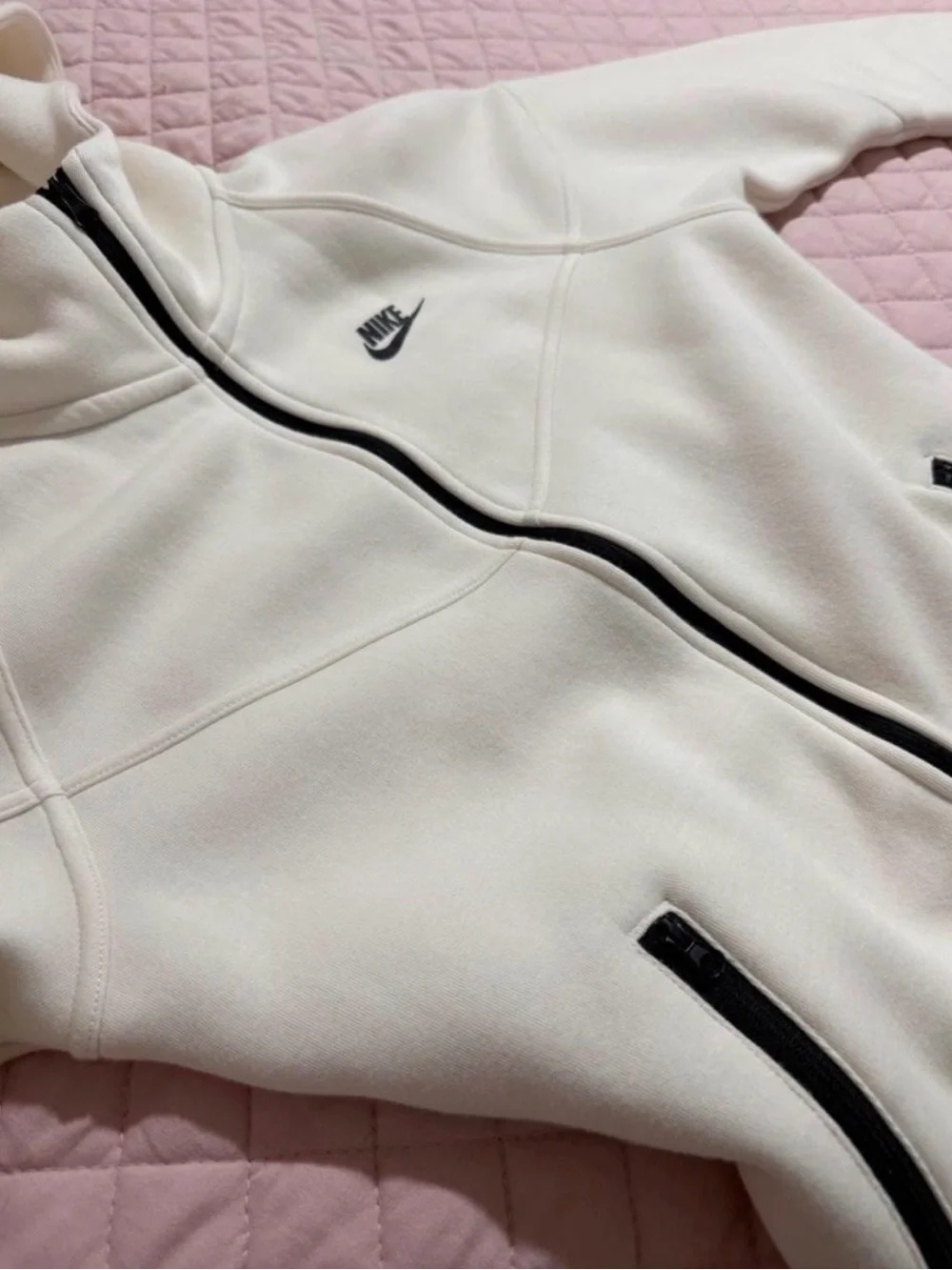 Nike Tech Women’s